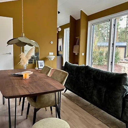 Boshuis Buiten - Houten Huis In Veluwse Bos Met Haard & Buitenbad