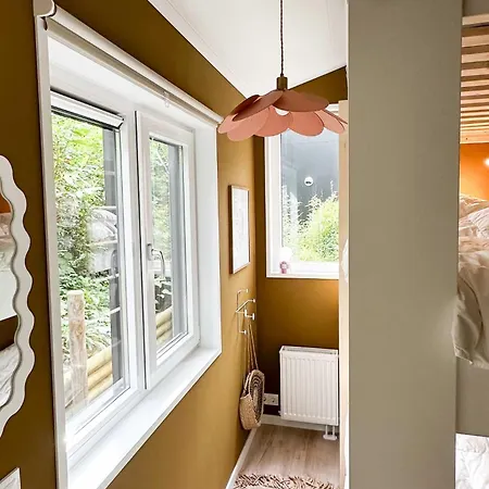 Holiday home Boshuis Buiten - Houten Huis In Veluwse Bos Met Haard & Buitenbad *