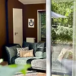 Summ - Luxe Tiny Boutique Veluwe * 넌스피트